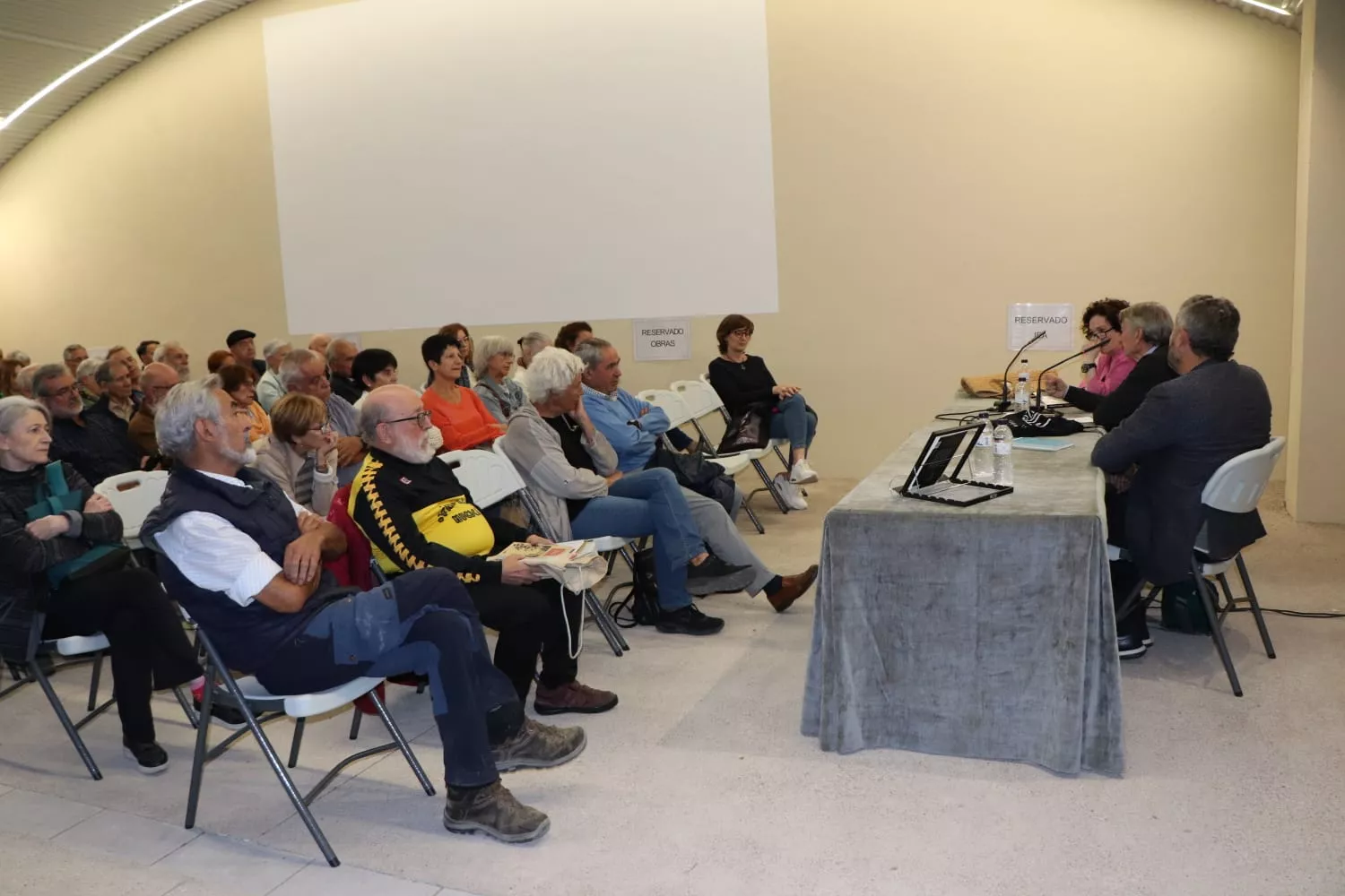 Presentación del libro "El fin de un mundo" de Carmelo Romero. Foto Quino Escartín 
