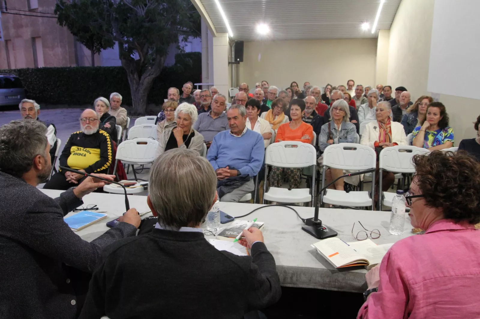 Presentación del libro "El fin de un mundo" de Carmelo Romero. Foto Carlos Neofato