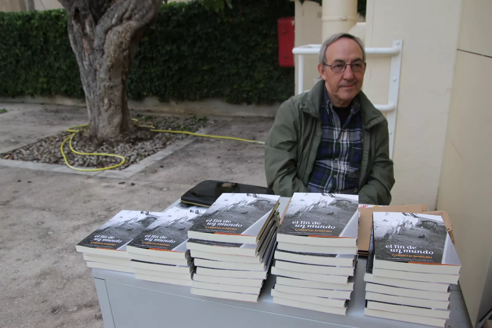 Presentación del libro "El fin de un mundo" de Carmelo Romero. Foto Carlos Neofato