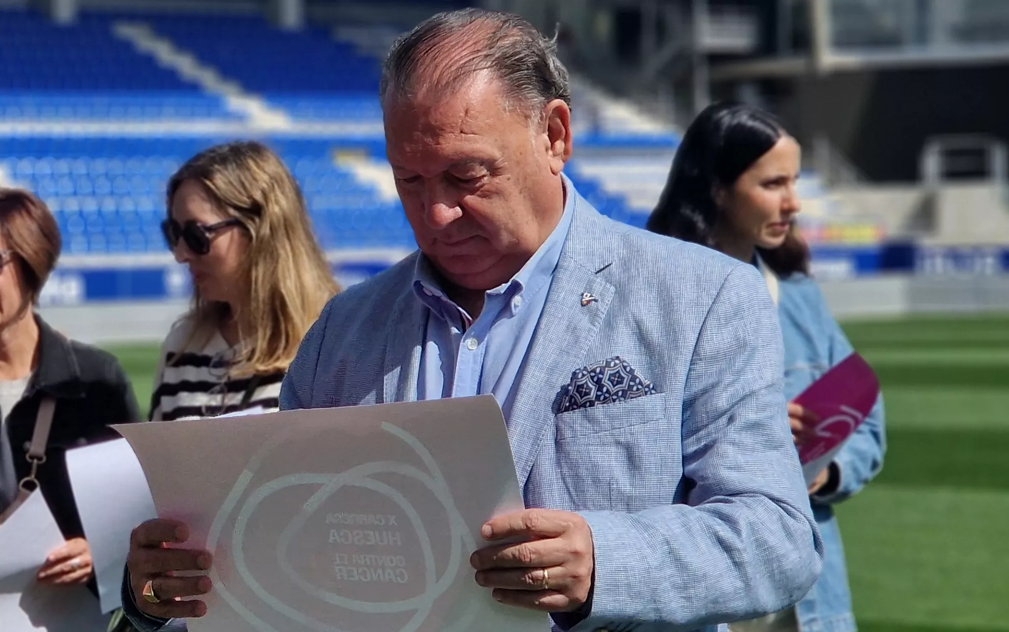 Agustín Lasaosa. Presentación de la X Carrera Huesca contra el Cáncer. Foto Myriam Martínez