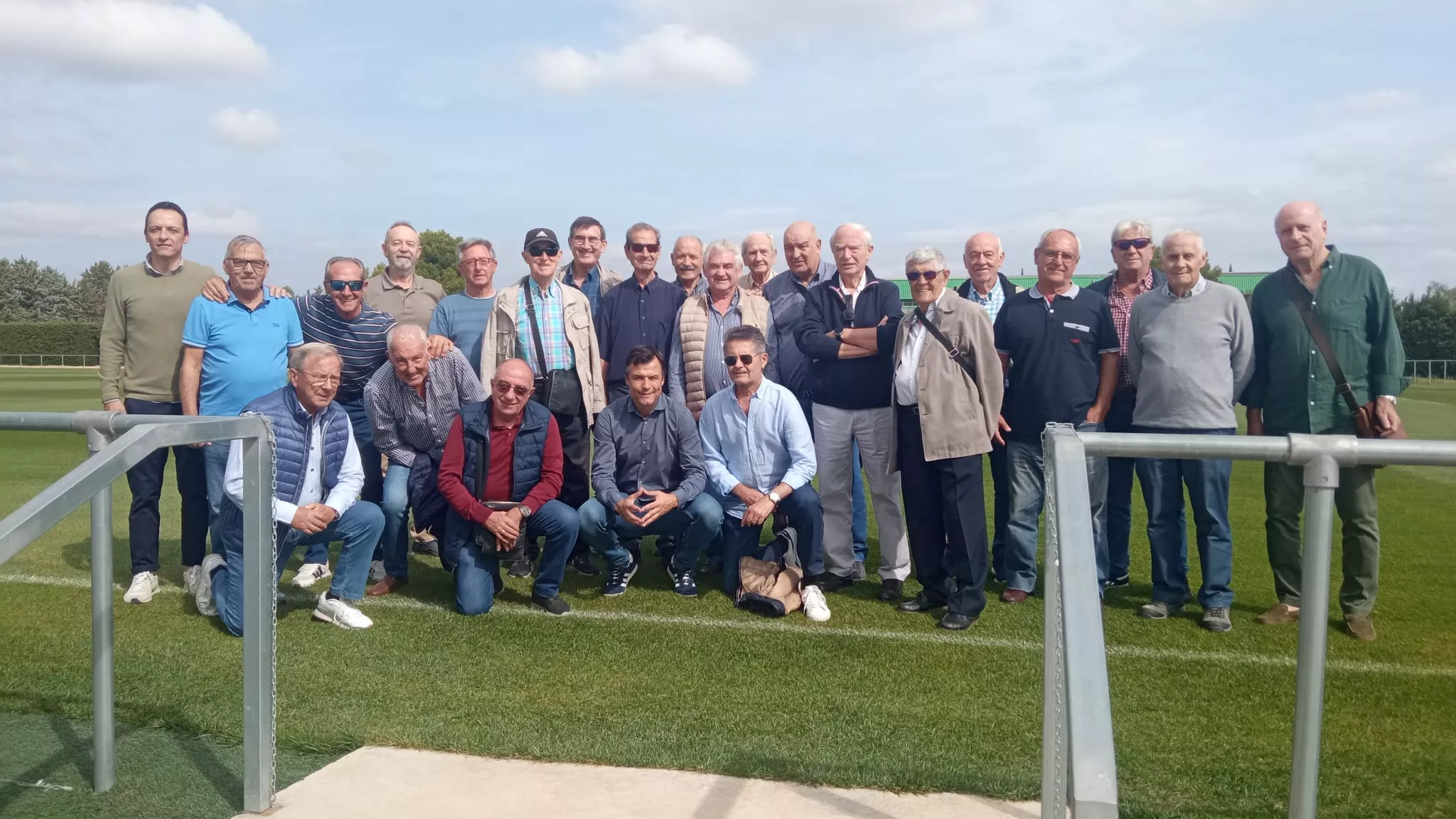 Los Veteranos de Lamusa visitan las instalaciones de la Base Aragonesa