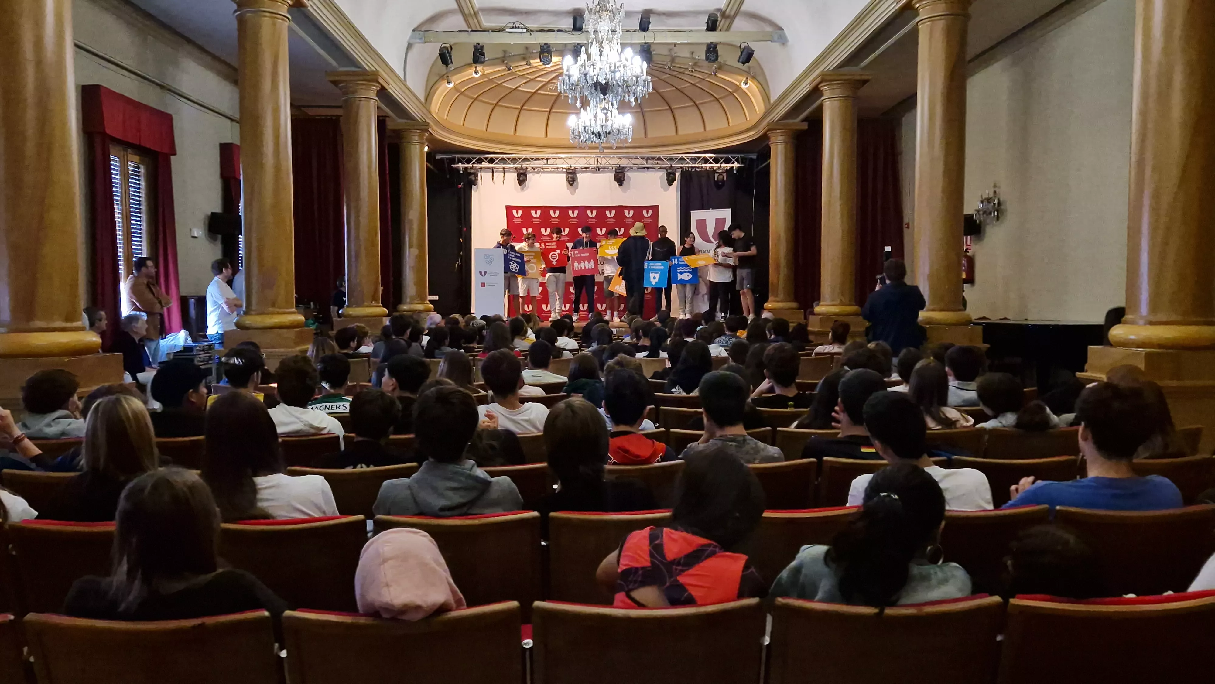 Día del Cooperante en el IES Ramón y Cajal de Huesca. Foto Myriam Martínez