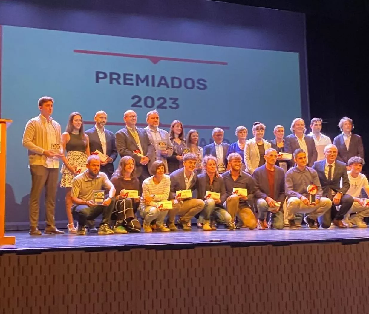 Foto de familia de los premiados en la Gala.