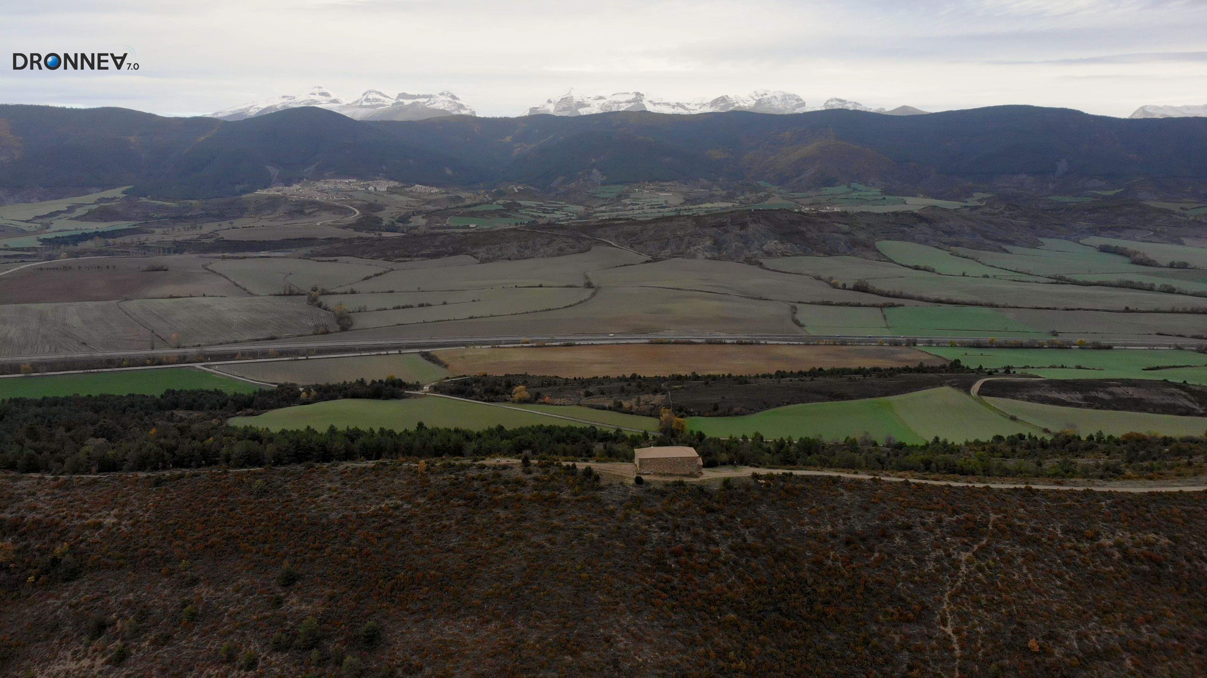 Convergencias telúricas y misticismo en torno al sol confluyen en San Benito de Orante. Profundizan en los lazos con nuestros antepasados.