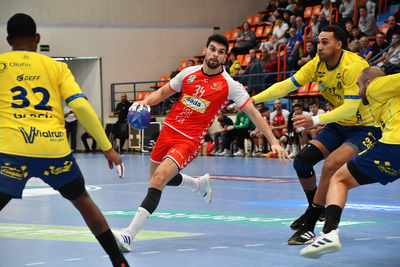Miguel Malo, ariete de Bada Huesca en ataque. Foto Arrate Morales