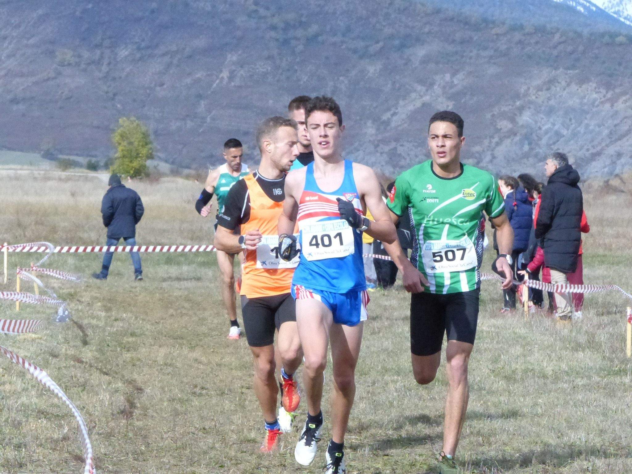 Un momento de la carrera en Sabiñánigo. Foto: Deporte Cantera Sabiñánigo