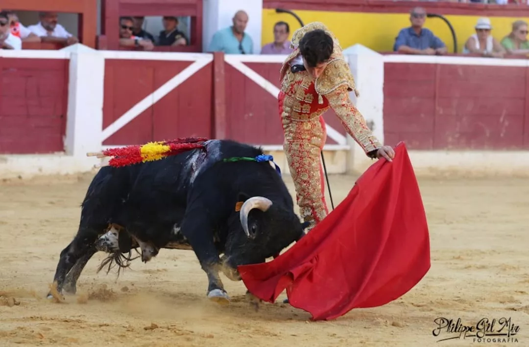 David Sejas toreando en Huesca, acartelado en Zaragoza.
