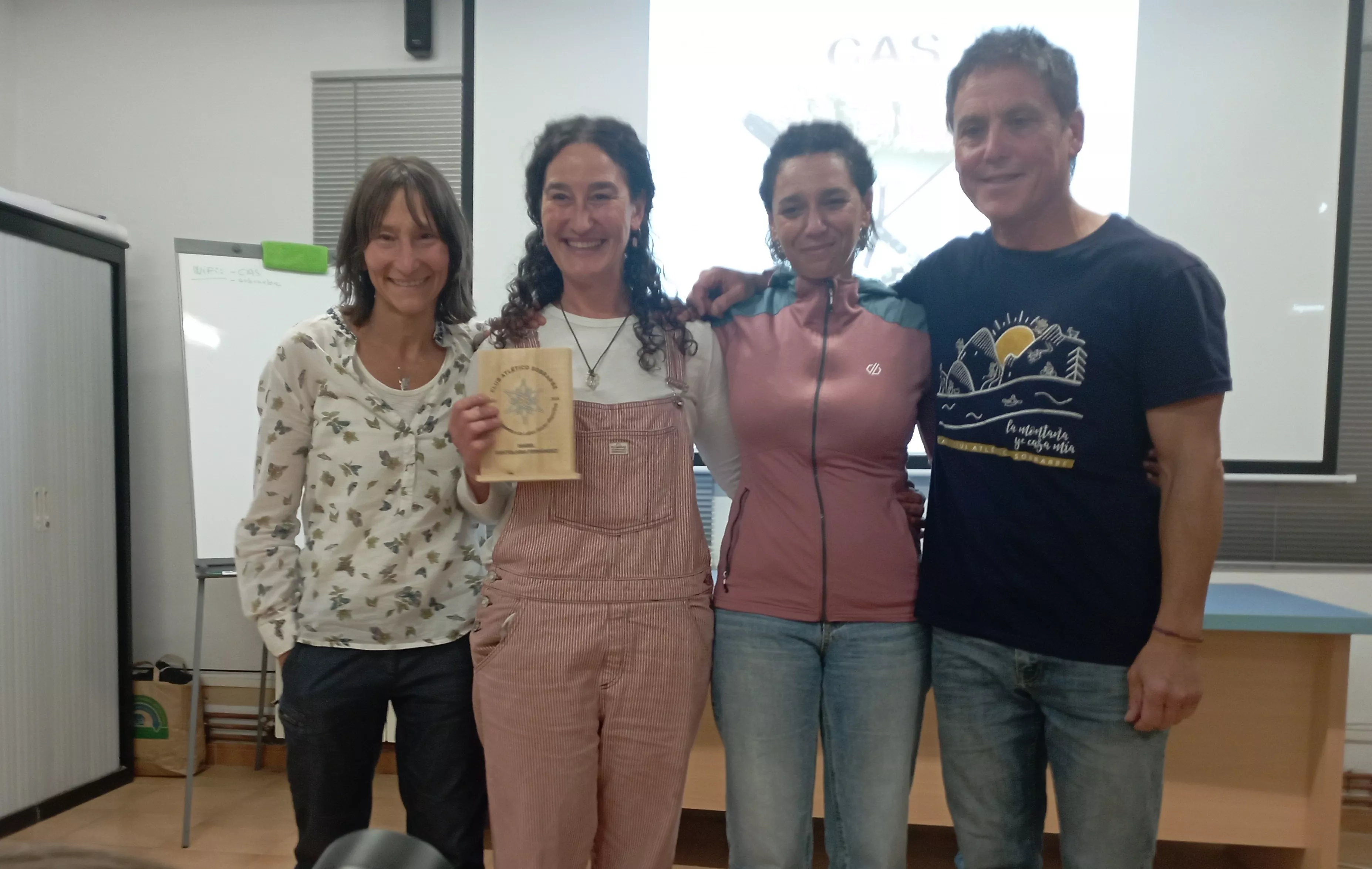 PROMOTORAS DEL CHIQUICAS CON PRESIDENTE