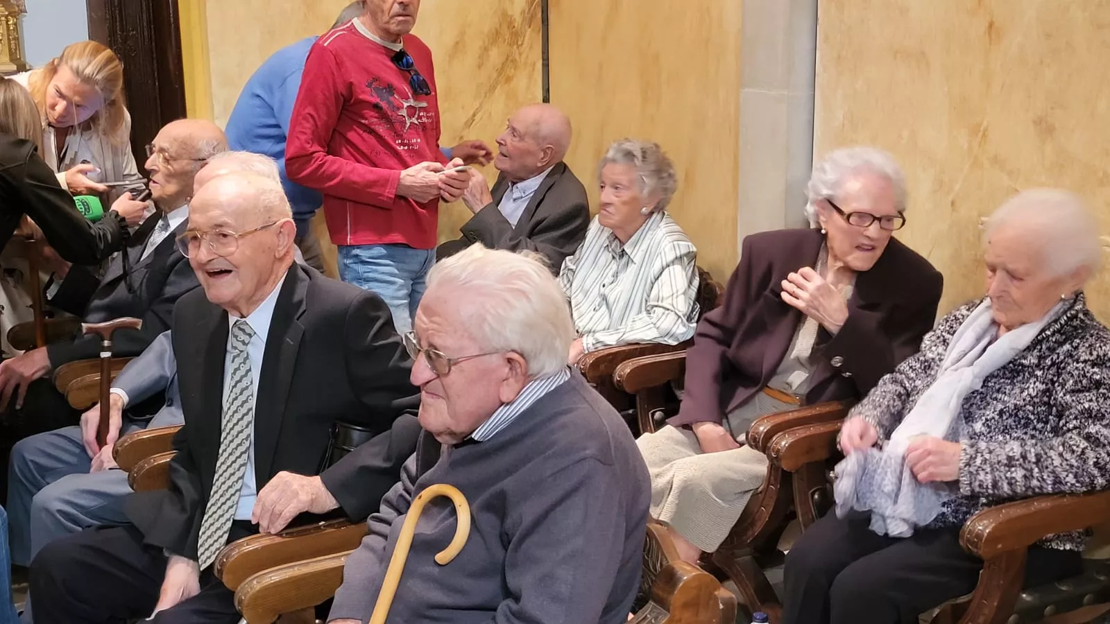 Homenaje del Ayuntamiento de Huesca a los 36 centenarios de la ciudad