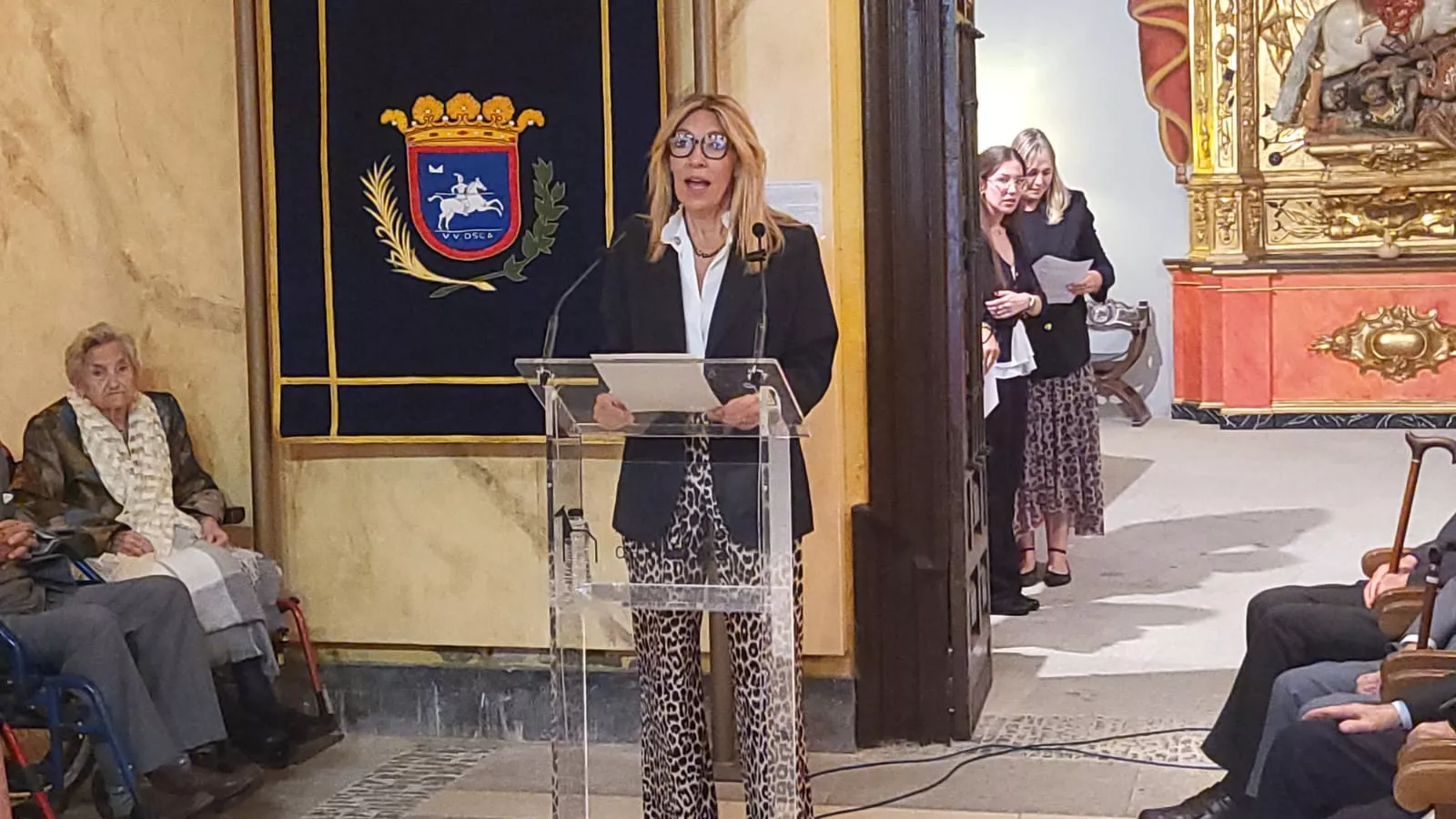 Homenaje del Ayuntamiento de Huesca a los 36 centenarios de la ciudad