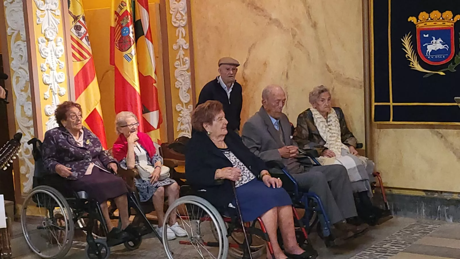 Homenaje del Ayuntamiento de Huesca a los 36 centenarios de la ciudad