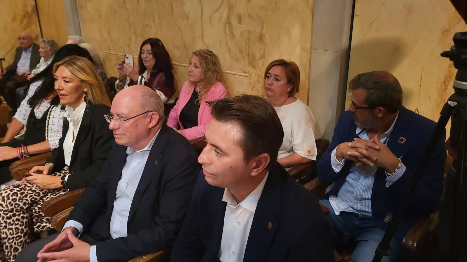 Homenaje del Ayuntamiento de Huesca a los 36 centenarios de la ciudad