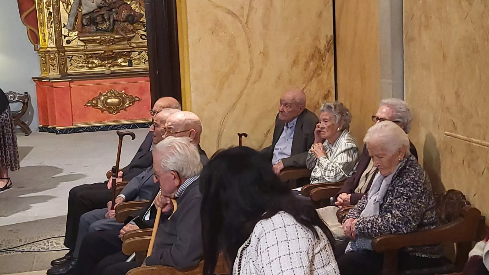 Homenaje del Ayuntamiento de Huesca a los 36 centenarios de la ciudad