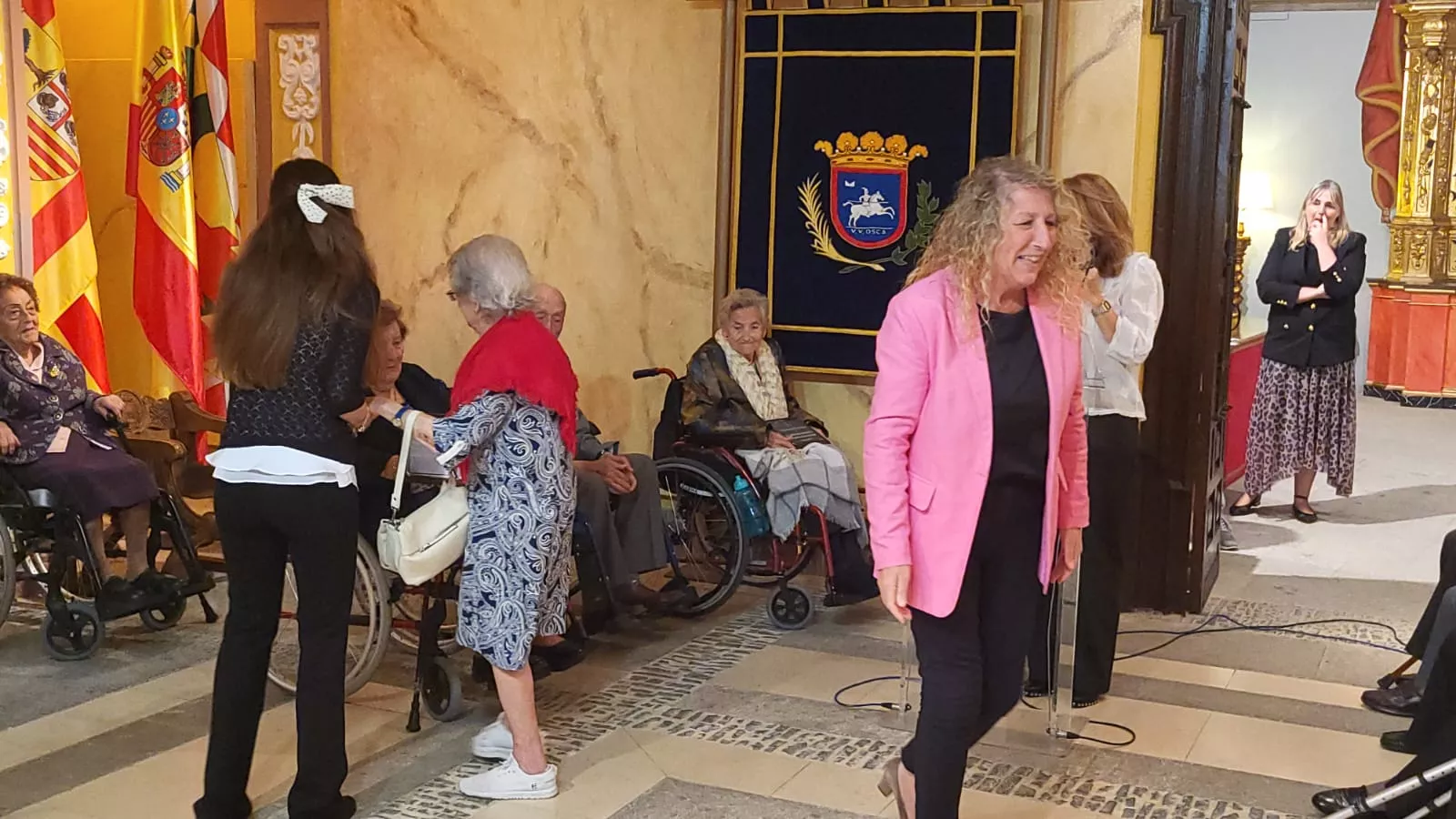 Homenaje del Ayuntamiento de Huesca a los 36 centenarios de la ciudad
