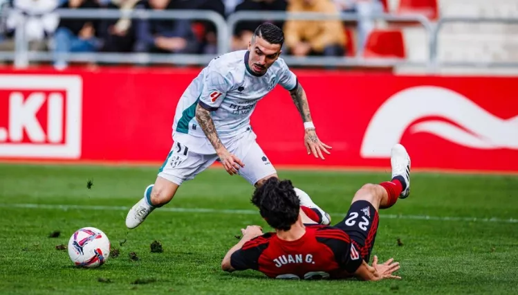 Joaquín Muñoz en Anduva en el partido ante el Mirandés.
