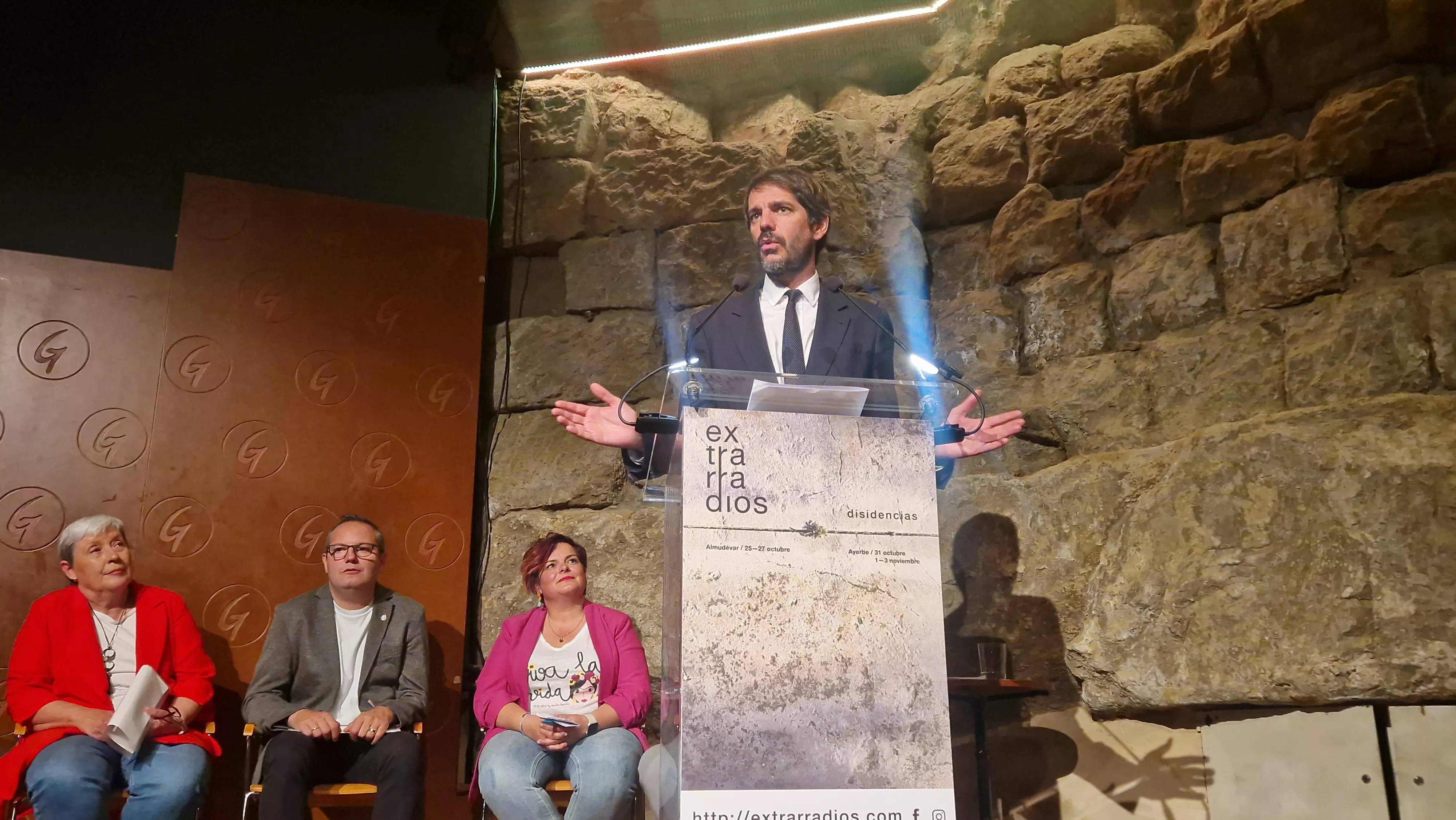Imagen de archivo del ministro Urtasun, en una visita a Huesca. Foto Myriam Martínez