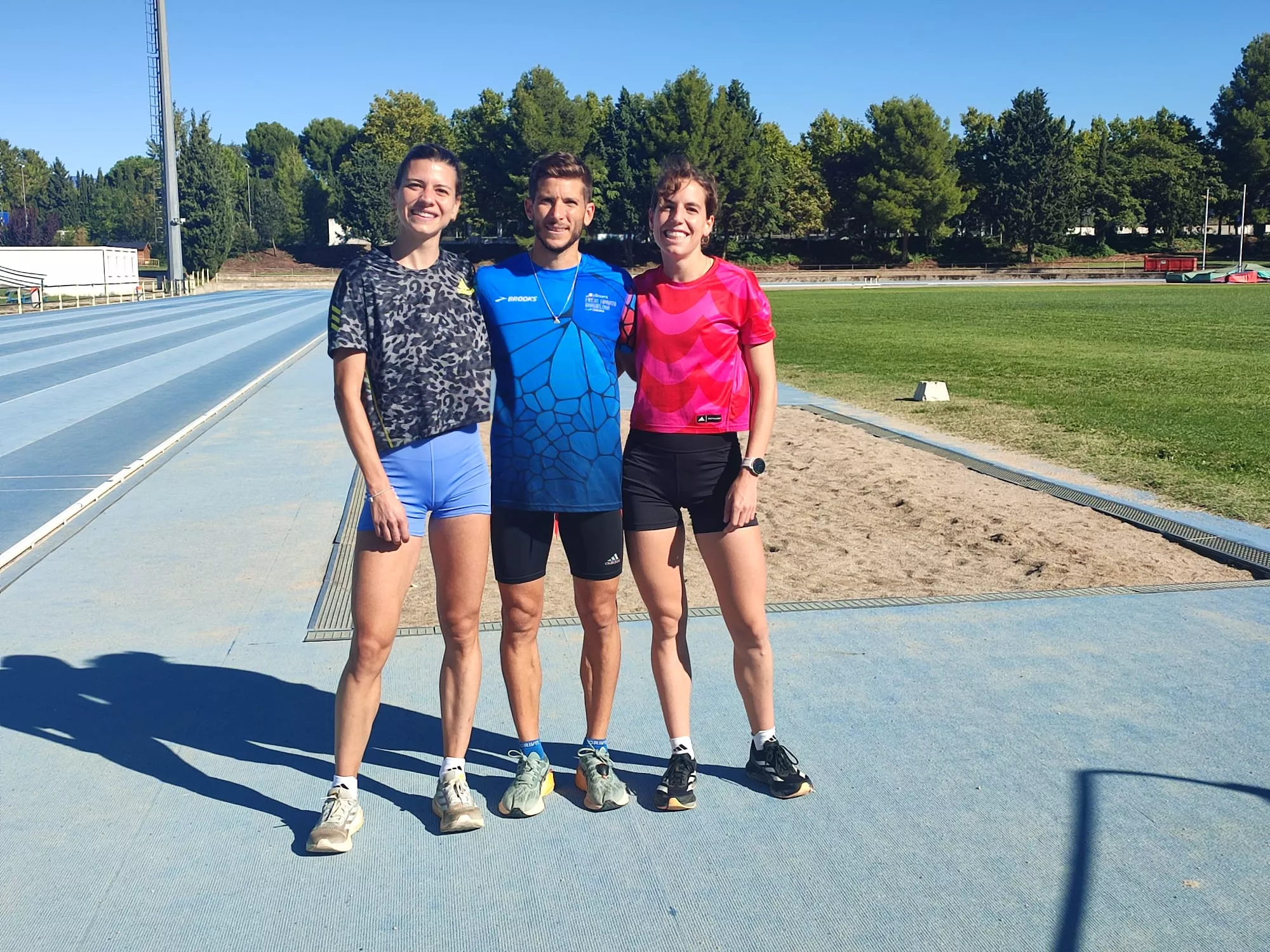 Irene Sánchez-Escribano, Fernando Esperanza y Marta Pérez, este jueves en las pistas de Huesca.