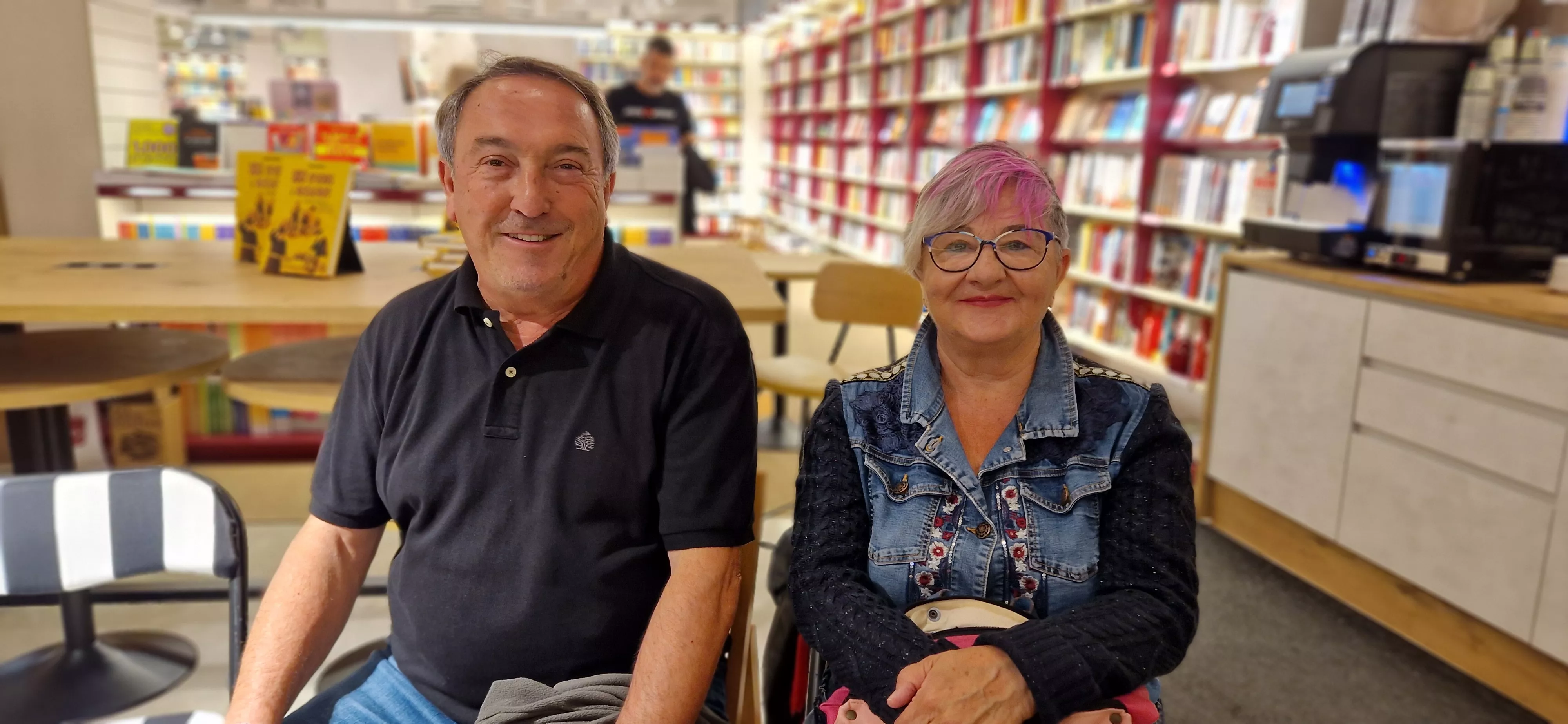 Presentación del libro 100 Oficios para el recuerdo de Eugenio Monesma. Foto Myriam Martínez