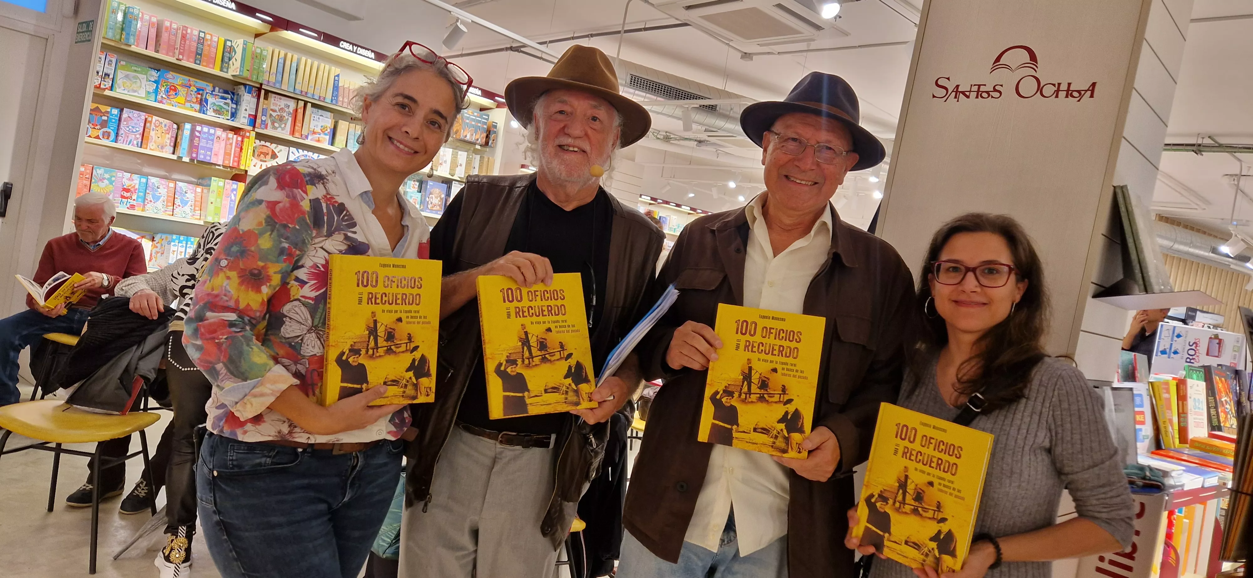 Presentación del libro 100 Oficios para el recuerdo de Eugenio Monesma. Foto Myriam Martínez