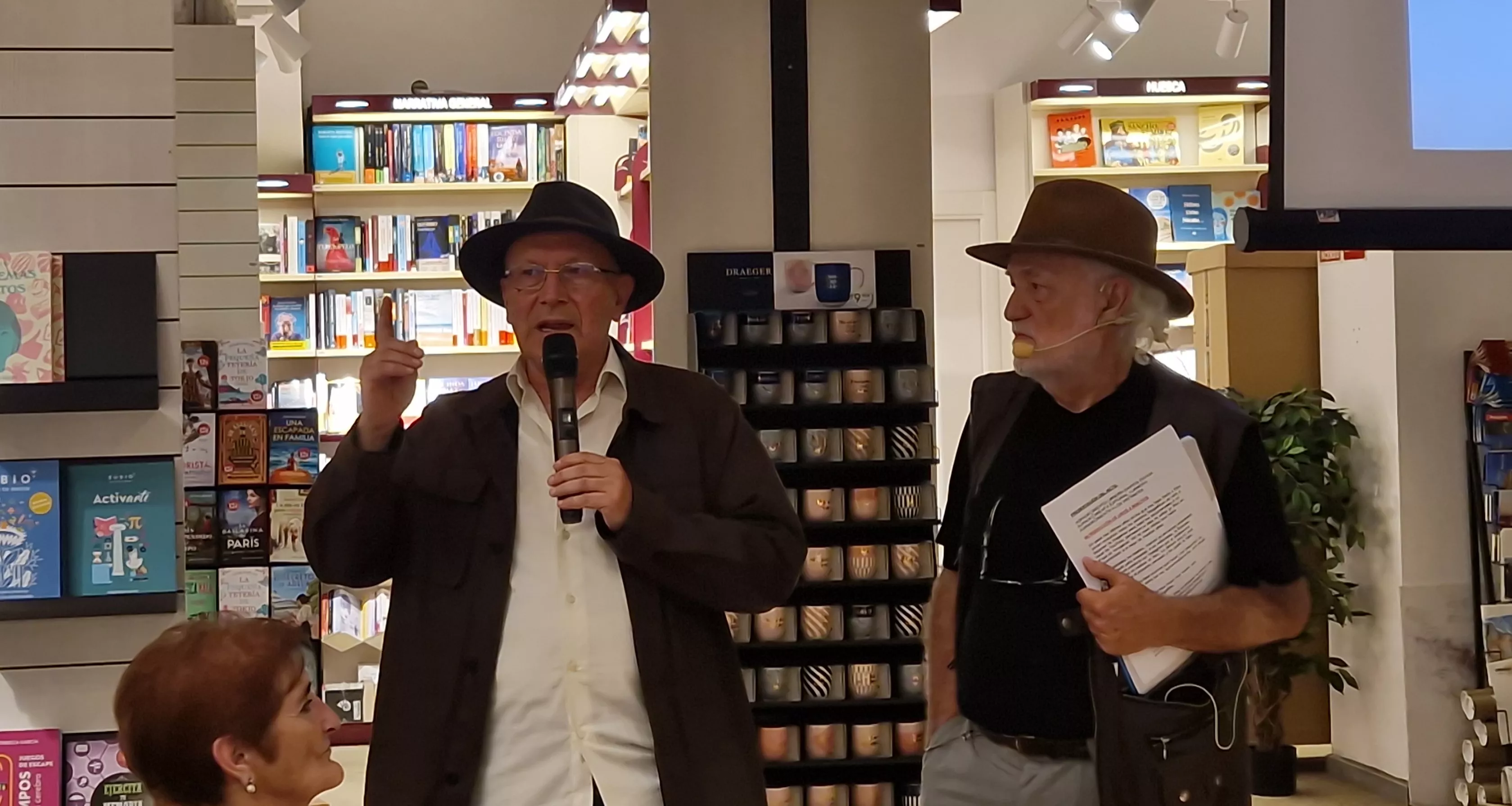 Presentación del libro 100 Oficios para el recuerdo de Eugenio Monesma. Foto Myriam Martínez