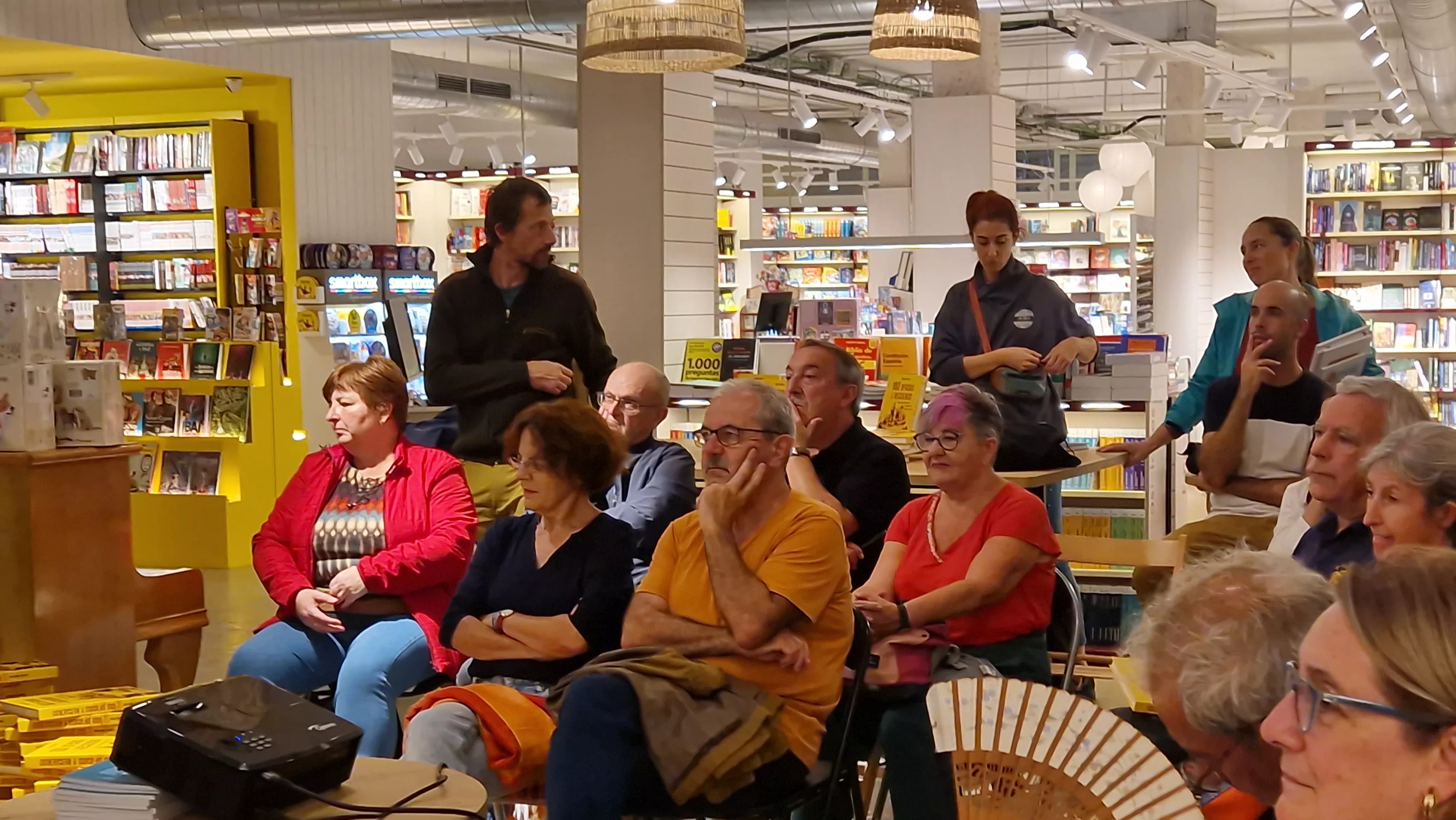 Presentación del libro 100 Oficios para el recuerdo de Eugenio Monesma. Foto Myriam Martínez