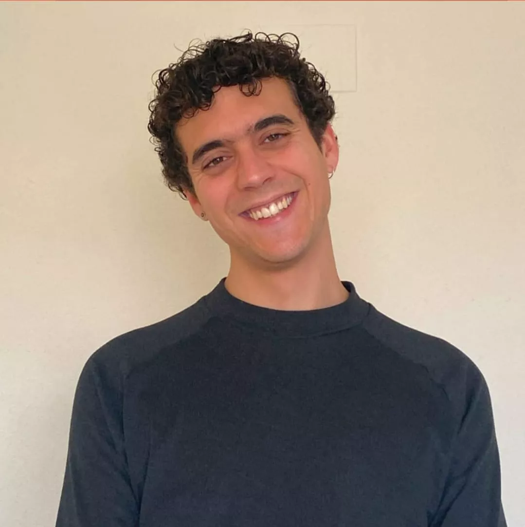 Álvaro Alcaine, ganador del Premio de Poesía Joven de Albolote