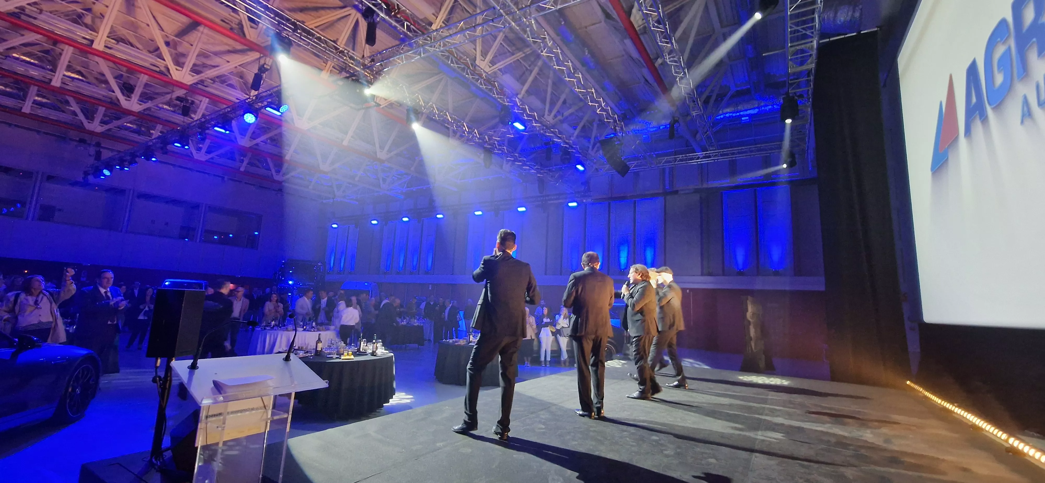 b Vocal en la presentación de Ágreda Automóvil en Huesca. Foto Myriam Martínez 