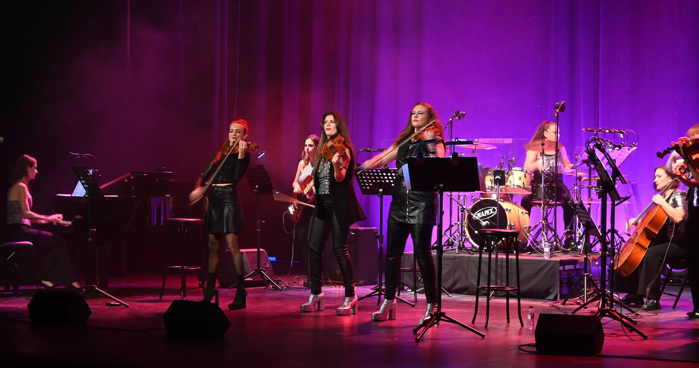 Délica Chambers Orchestra en el Teatro Olimpia. Foto Carlos Jalle