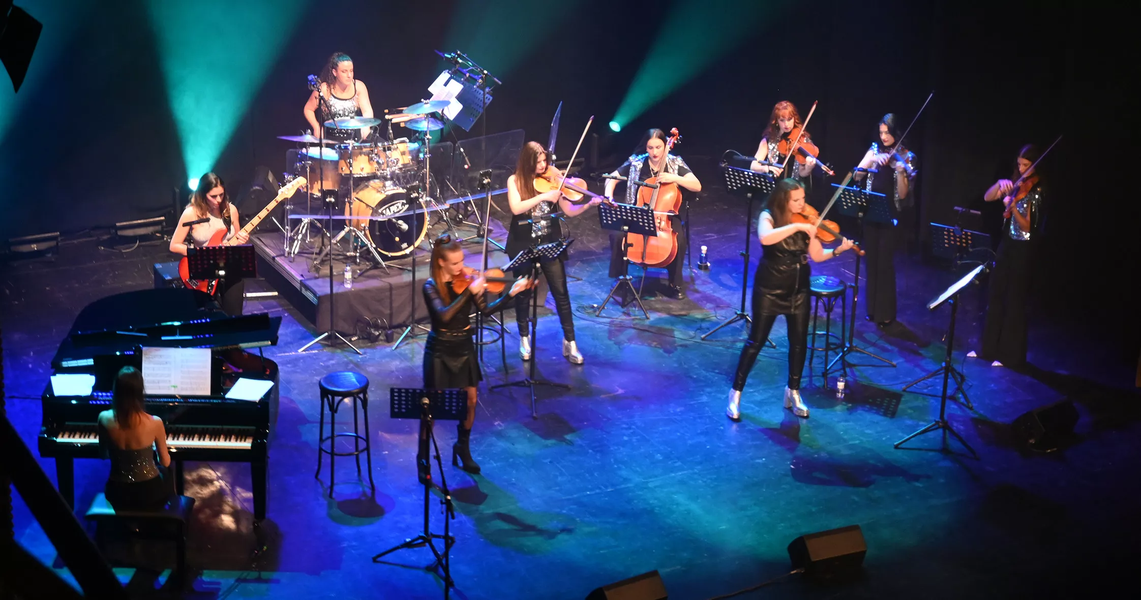 Délica Chambers Orchestra en el Teatro Olimpia. Foto Carlos Jalle