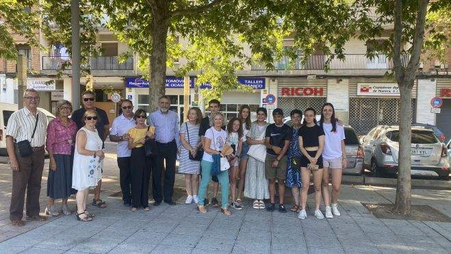 Asistentes a la ruta sobre las huellas jacobeas en Huesca. Asistentes a la ruta sobre las huellas jacobeas en Huesca.