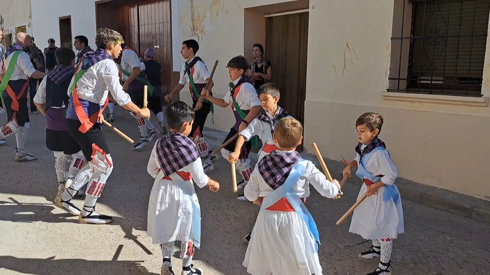 Los pequeños disfrutan del dance