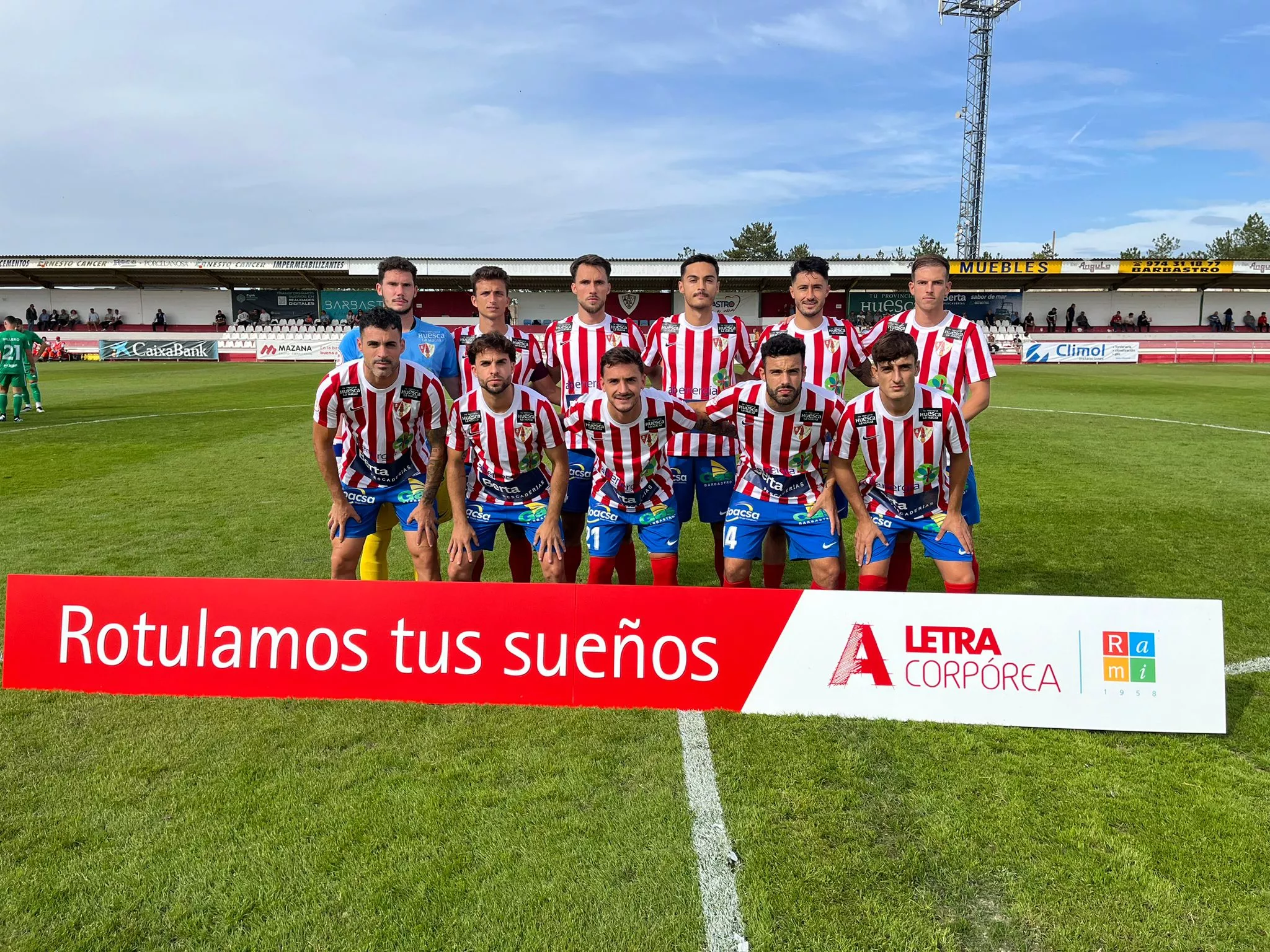 Once del Barbastro ante el Arenas Club, este domingo.