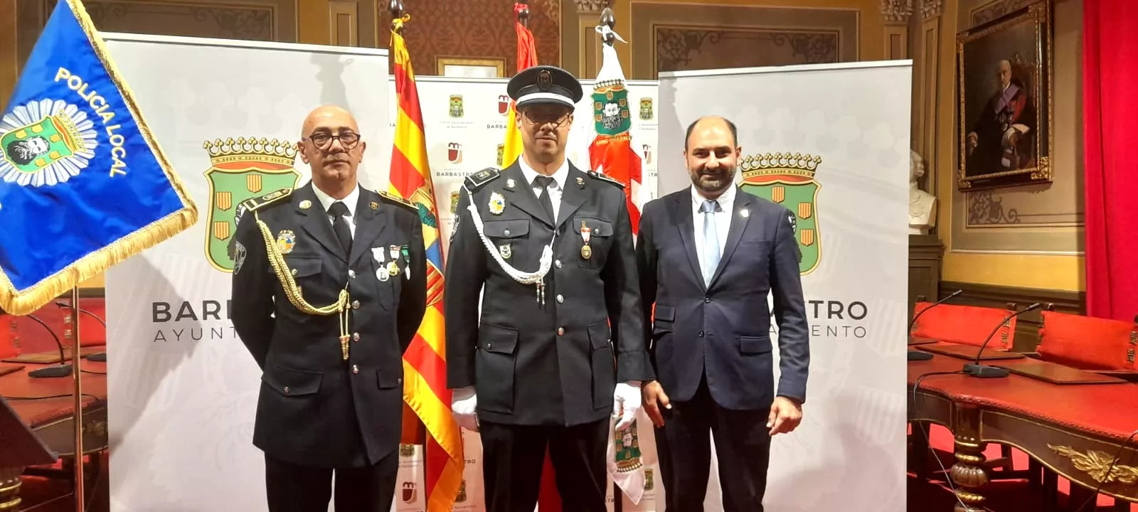 Celebración de la fiesta de la Policía Local de Barbastro. Reconocimiento a Alberto Santolaria
