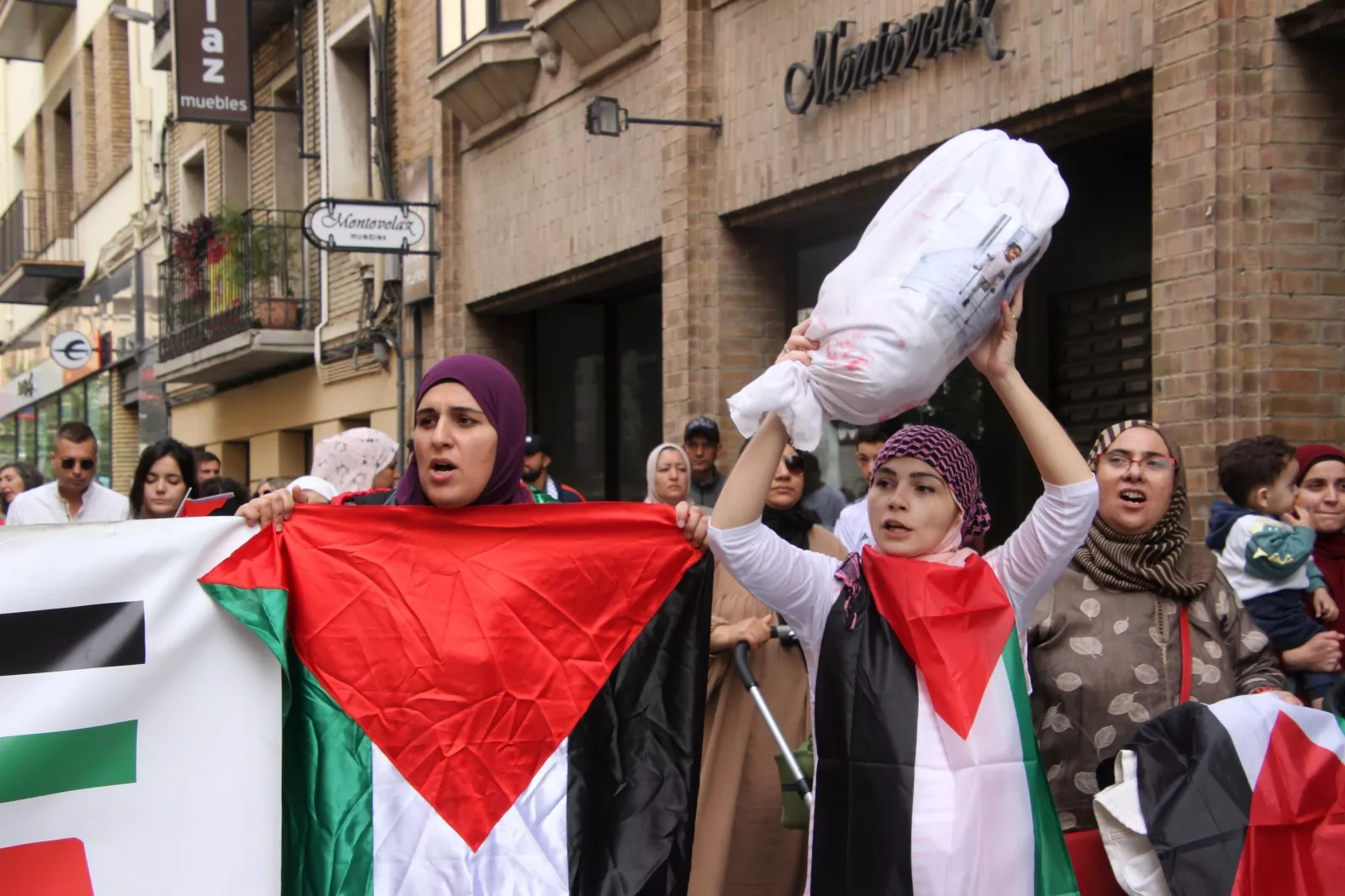 Manifestación en Huesca en apoyo al pueblo palestino. Foto Carlos Neofato 