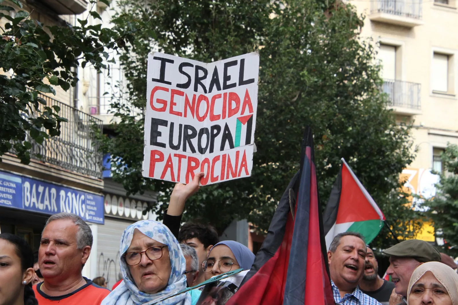 Manifestación en Huesca en apoyo al pueblo palestino. Foto Carlos Neofato 
