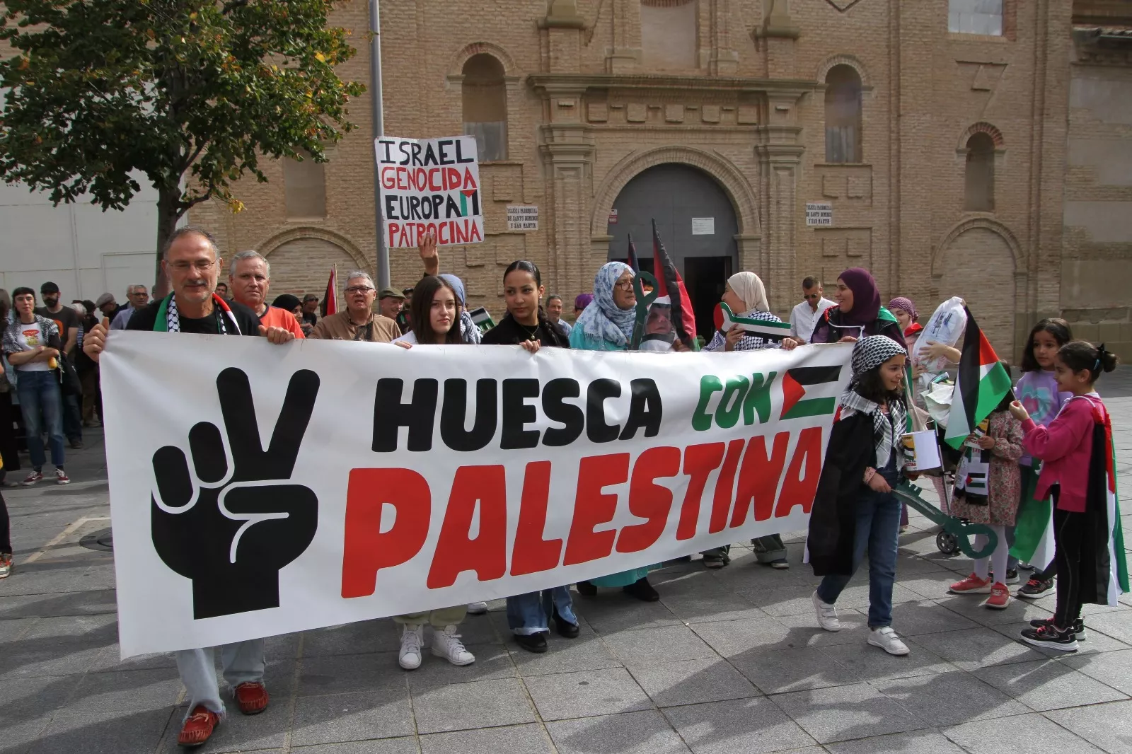 Manifestación en Huesca en apoyo al pueblo palestino. Foto Carlos Neofato 