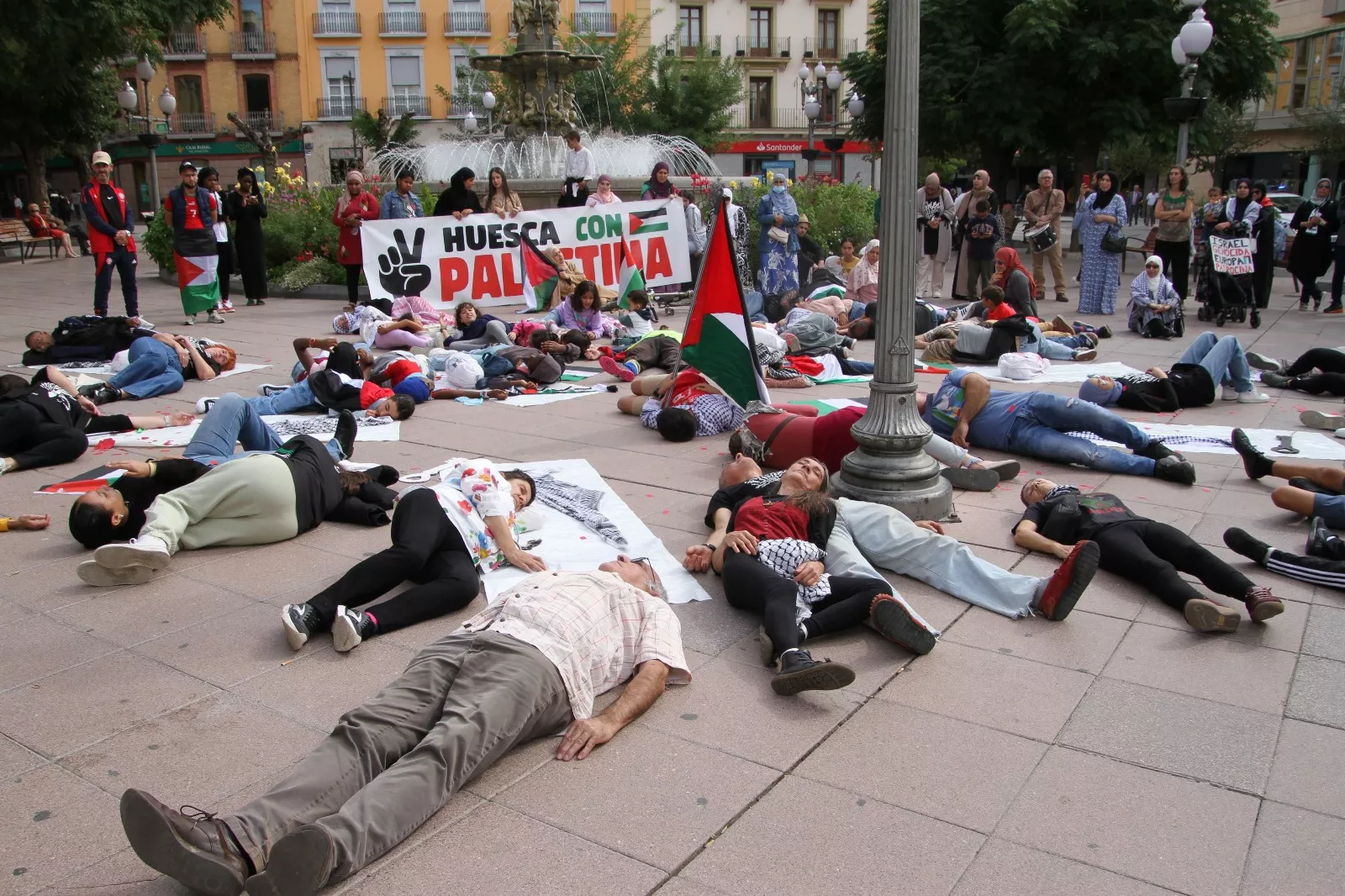 Manifestación en Huesca en apoyo al pueblo palestino. Foto Carlos Neofato 