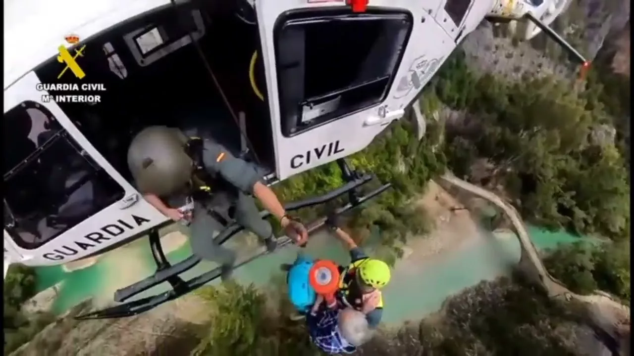 Los Greim de la Guardia Civil, José Luis Izuel y César Alierta, Medallas al Mérito Turístico de Aragón. 