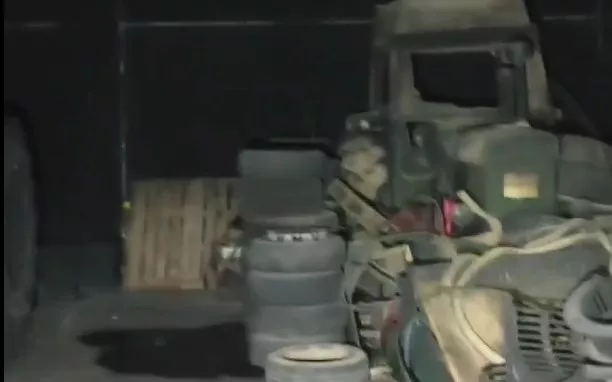 Tractor calcinado en Pomar de Cinca