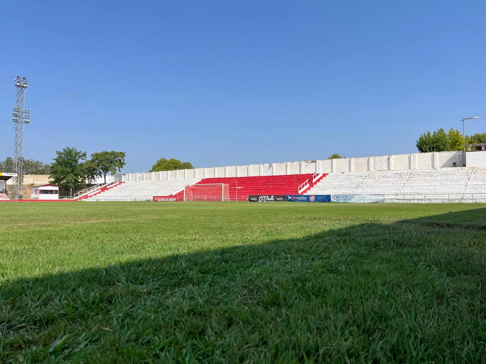 Campo Municipal de Barbastro donde se jugará el partido ante el Calahorra.