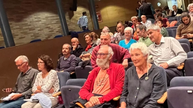 Parte del público asistente a la charla. Parte del público asistente a la charla.