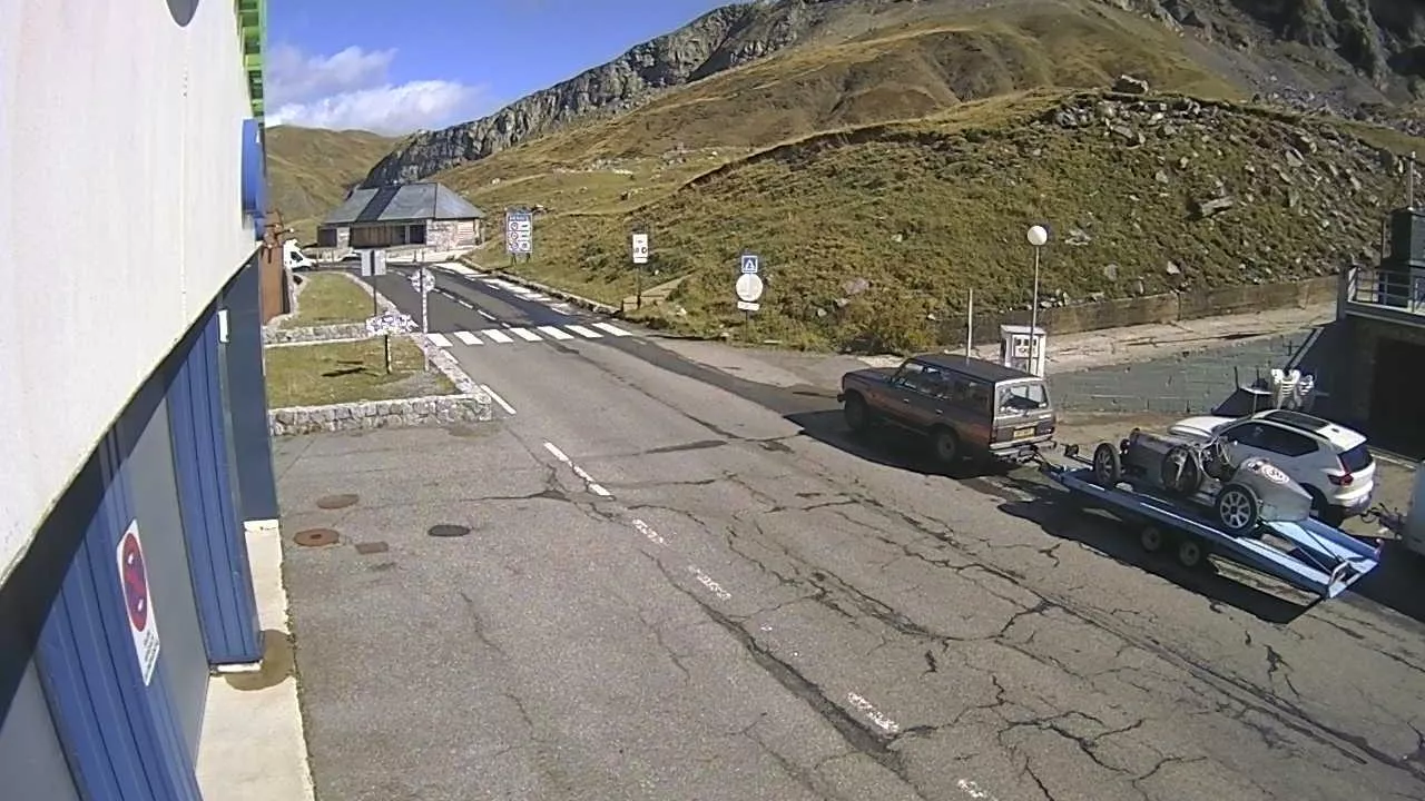 Francia organiza convoyes por el paso fronterizo del Portalet.