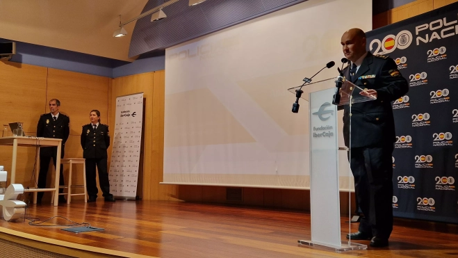 Pablo Aguilar, Camino Díaz y el comisario Ascaso. Foto Myriam Martínez Pablo Aguilar, Camino Díaz y el comisario Ascaso. Foto Myriam Martínez