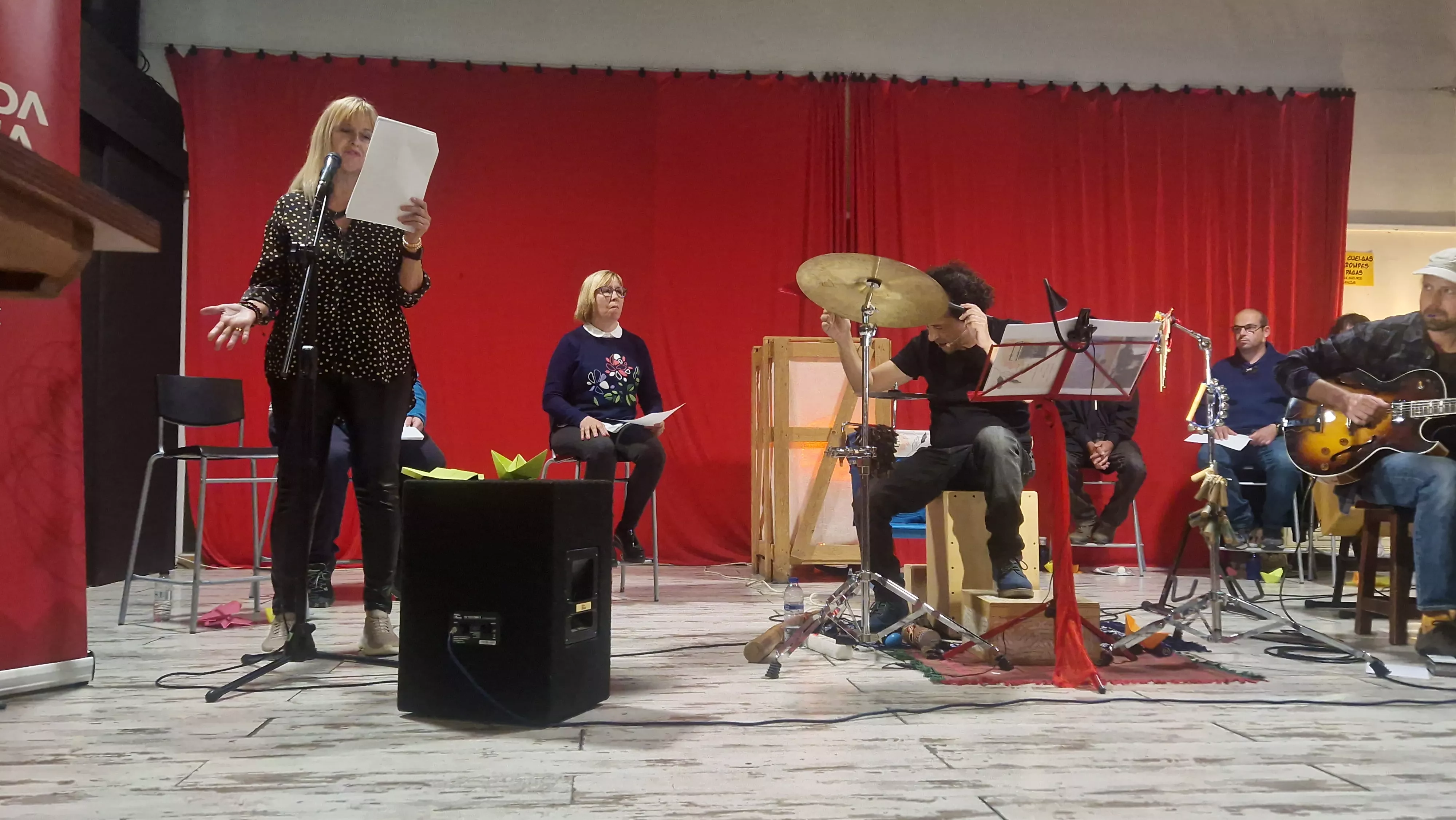 Movida poética con Versonoros y Arcadia en La Catalítica. Foto Myriam Martínez 