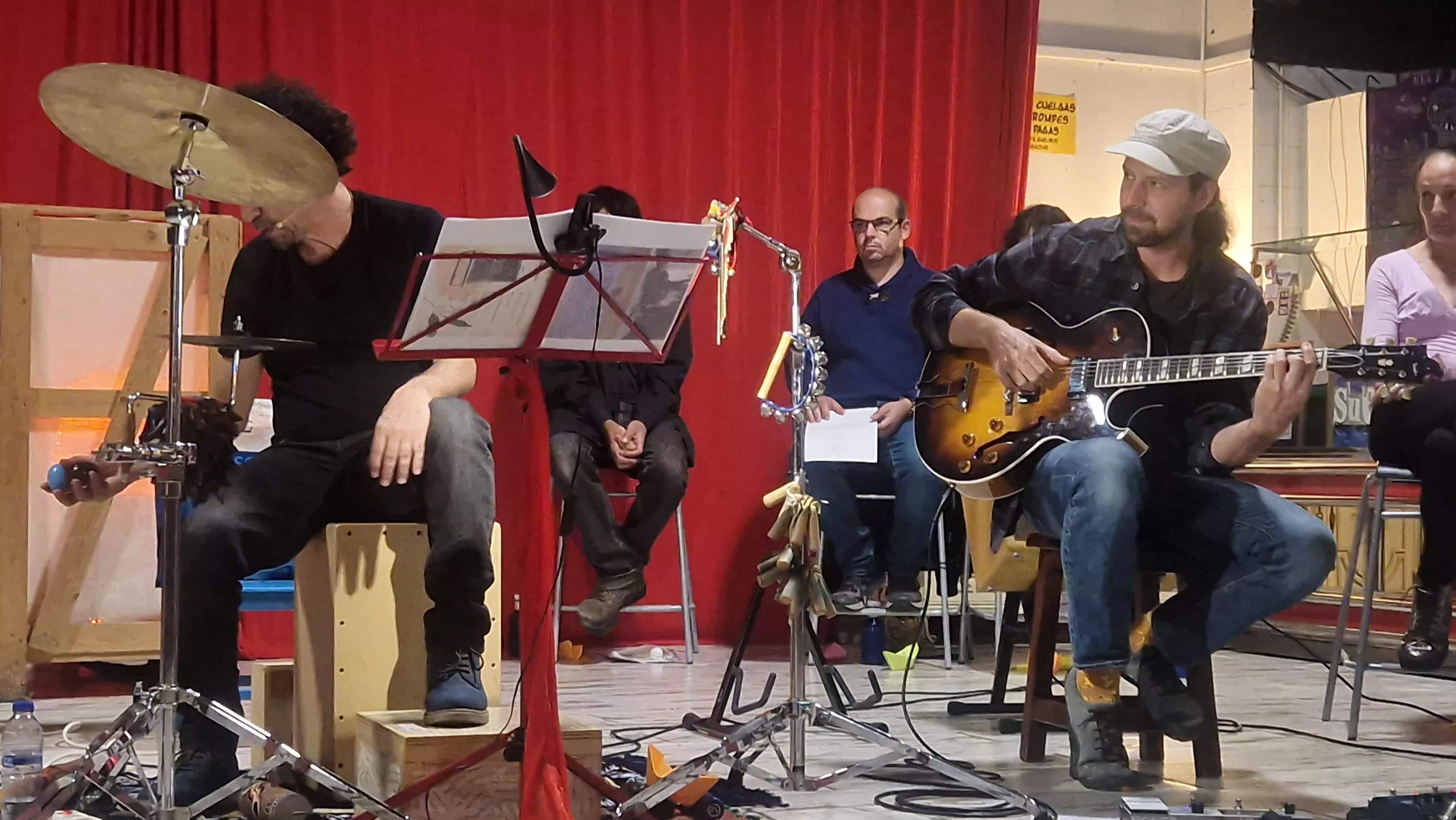 Movida poética con Versonoros y Arcadia en La Catalítica. Foto Myriam Martínez 