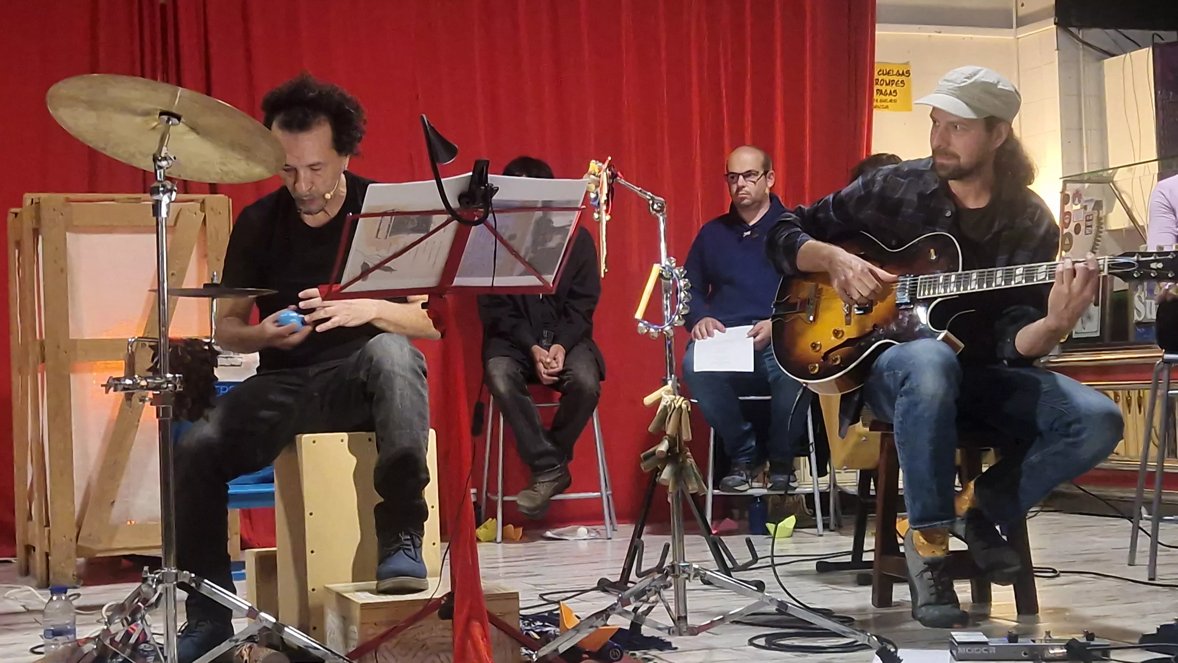 Movida poética con Versonoros y Arcadia en La Catalítica. Foto Myriam Martínez 