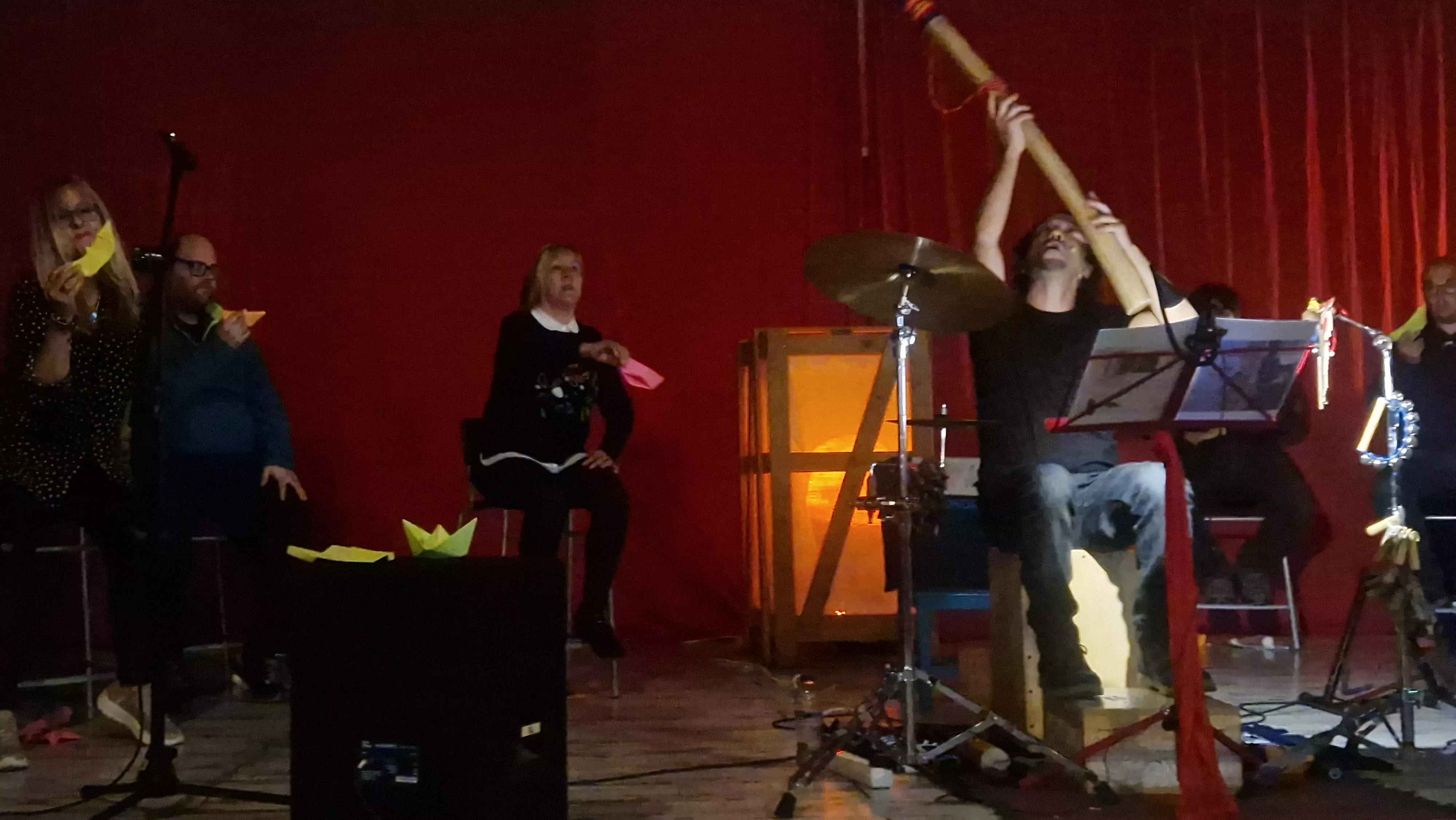 Movida poética con Versonoros y Arcadia en La Catalítica. Foto Myriam Martínez 