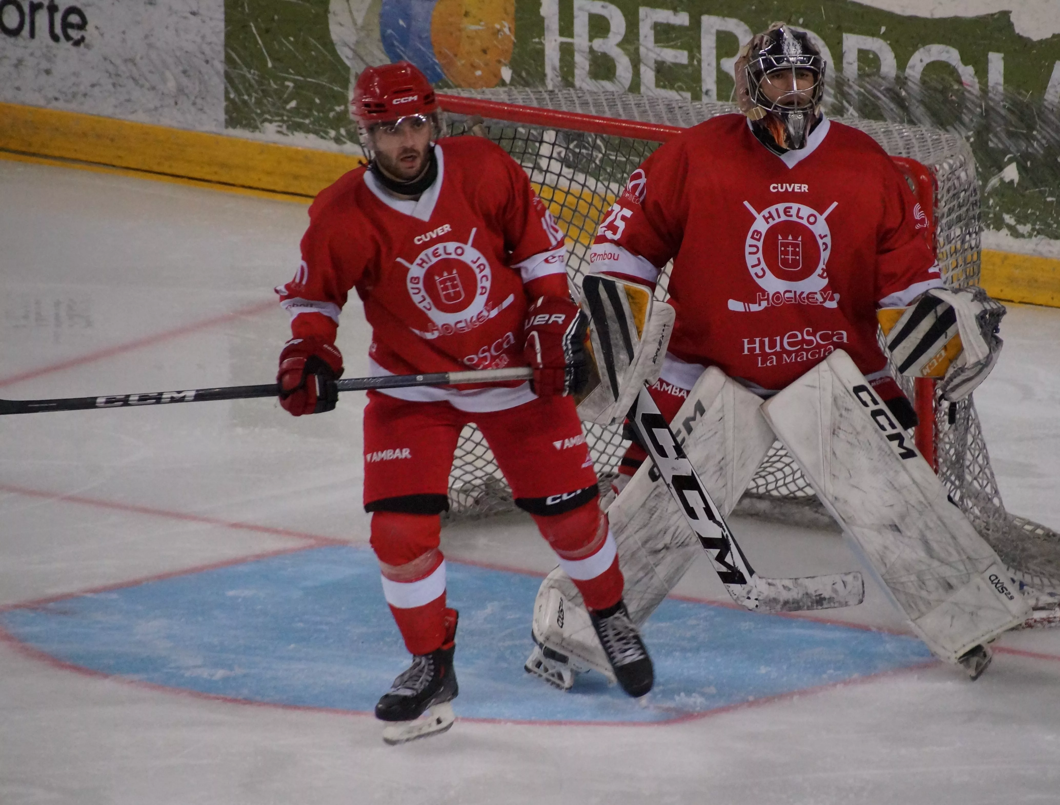 Imagen del partido entre el CH Jaca y el Txuri Urdin la jornada pasada. Foto: CH Jaca.