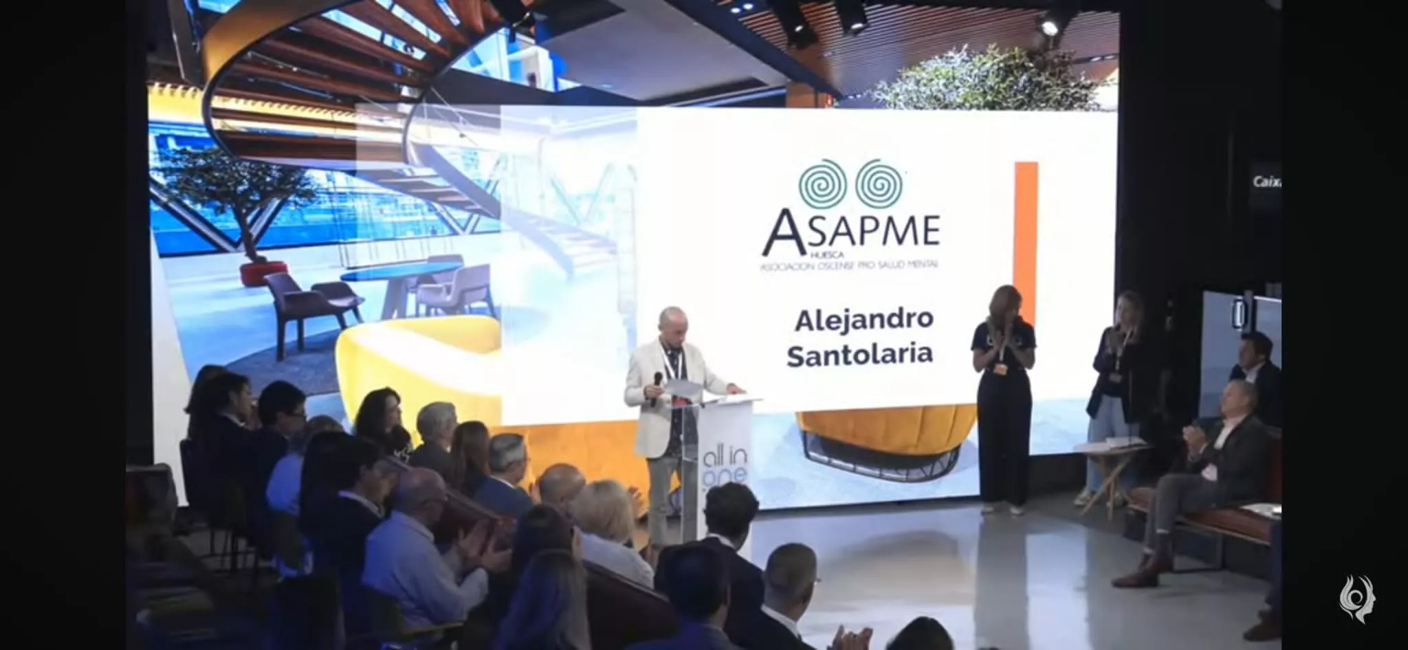 Alejandro Santolaria, dirigiéndose a los asistentes.