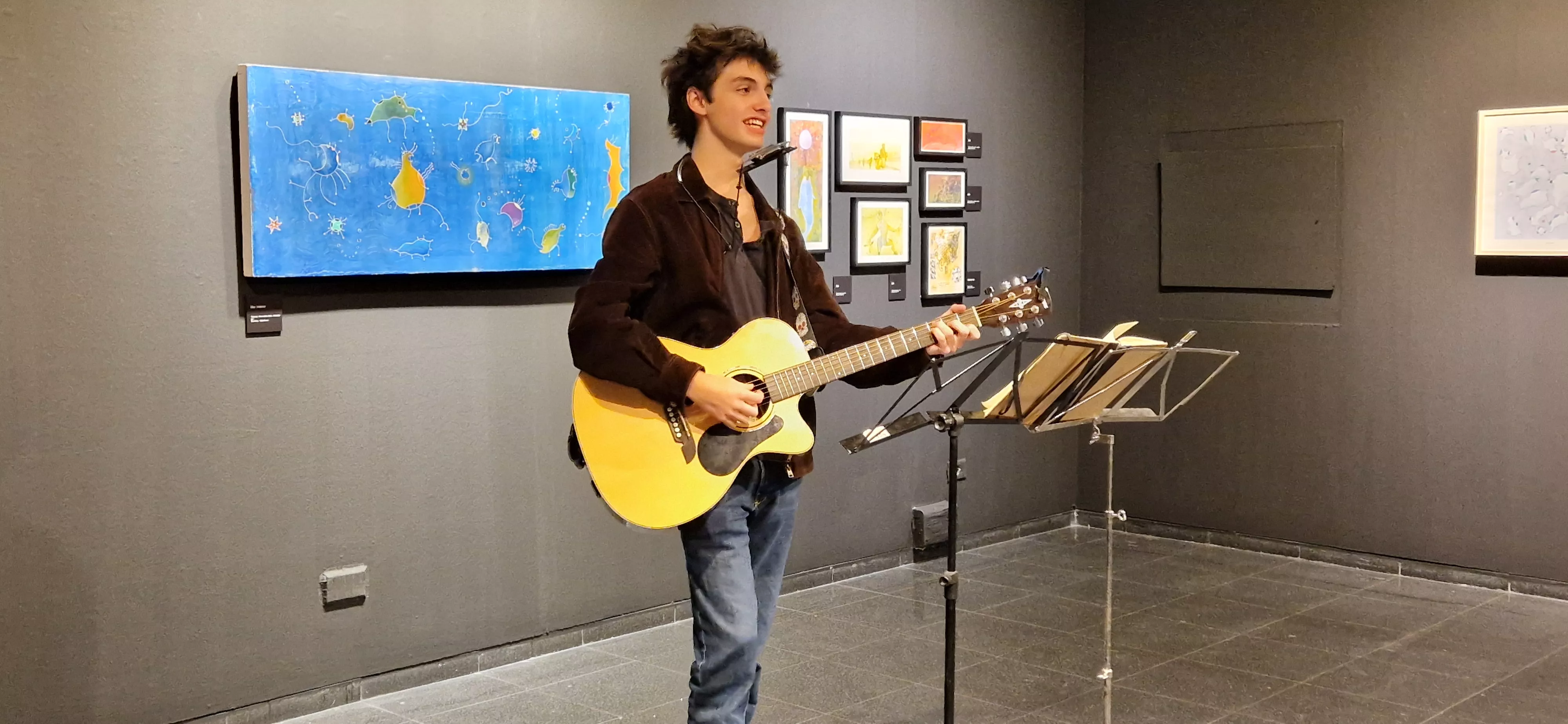 Jaime Trillo, en la inauguración de la exposición de Lucio Gat en el Centro Cultural Manuel Benito. Foto Myriam Martínez 